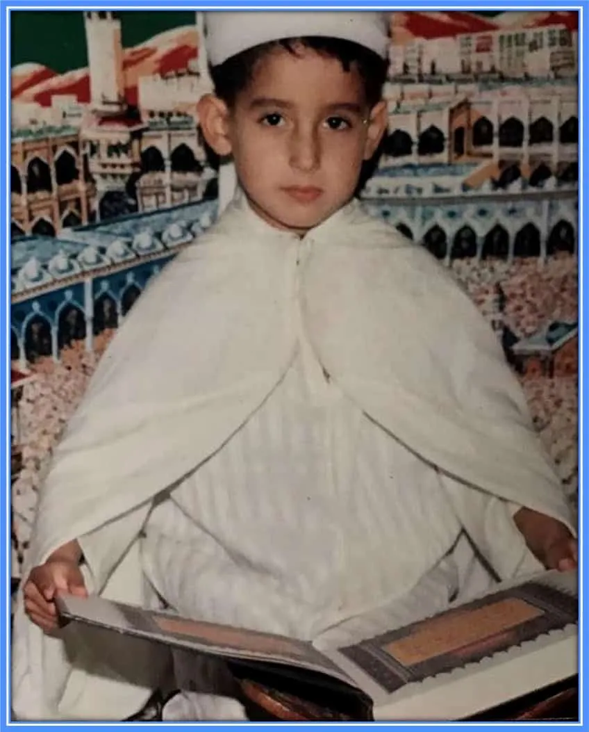 Le jeune Nayef Aguerd a re&ccedil;u une bonne &eacute;ducation dans le sens de l'islam.