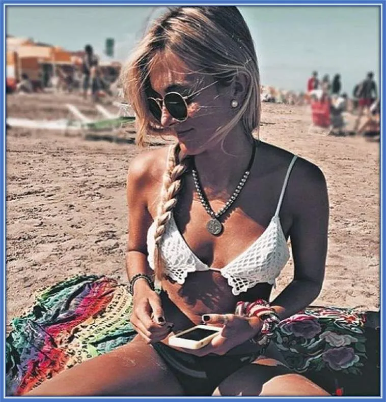Guido Rodriguez's Wife ranks among the hottest WAGs of Argentine footballers.