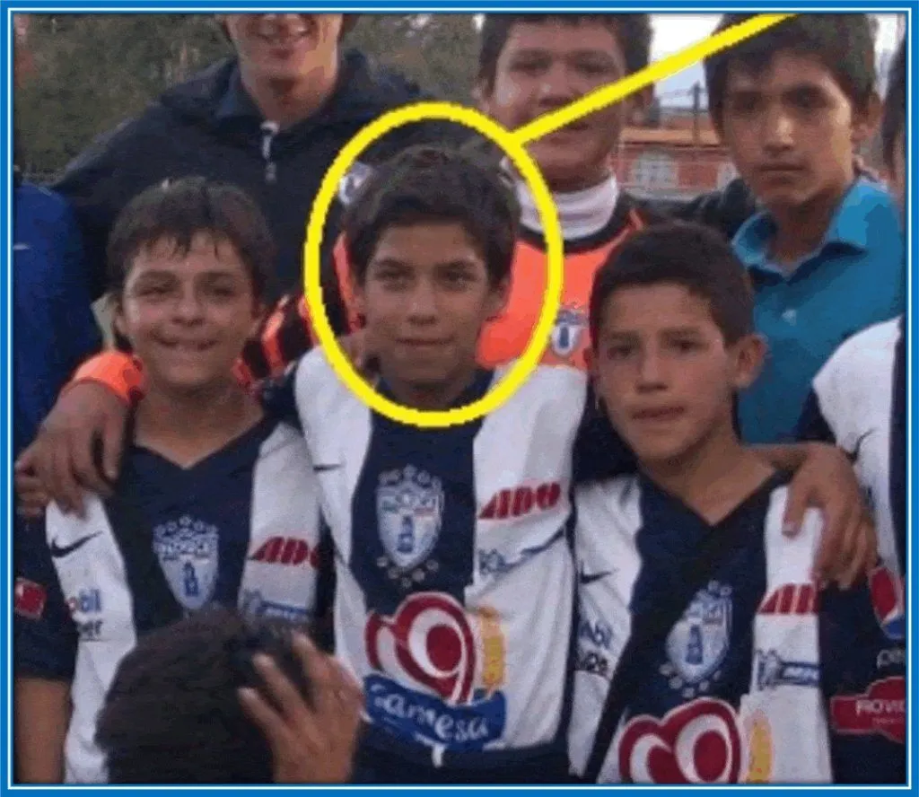 He joined the América youth academy for player intelligence and mental strength.