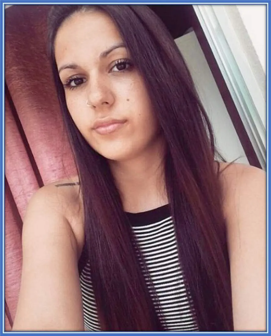 Now, let's introduce you to Diogo Costa's Girlfriend.
