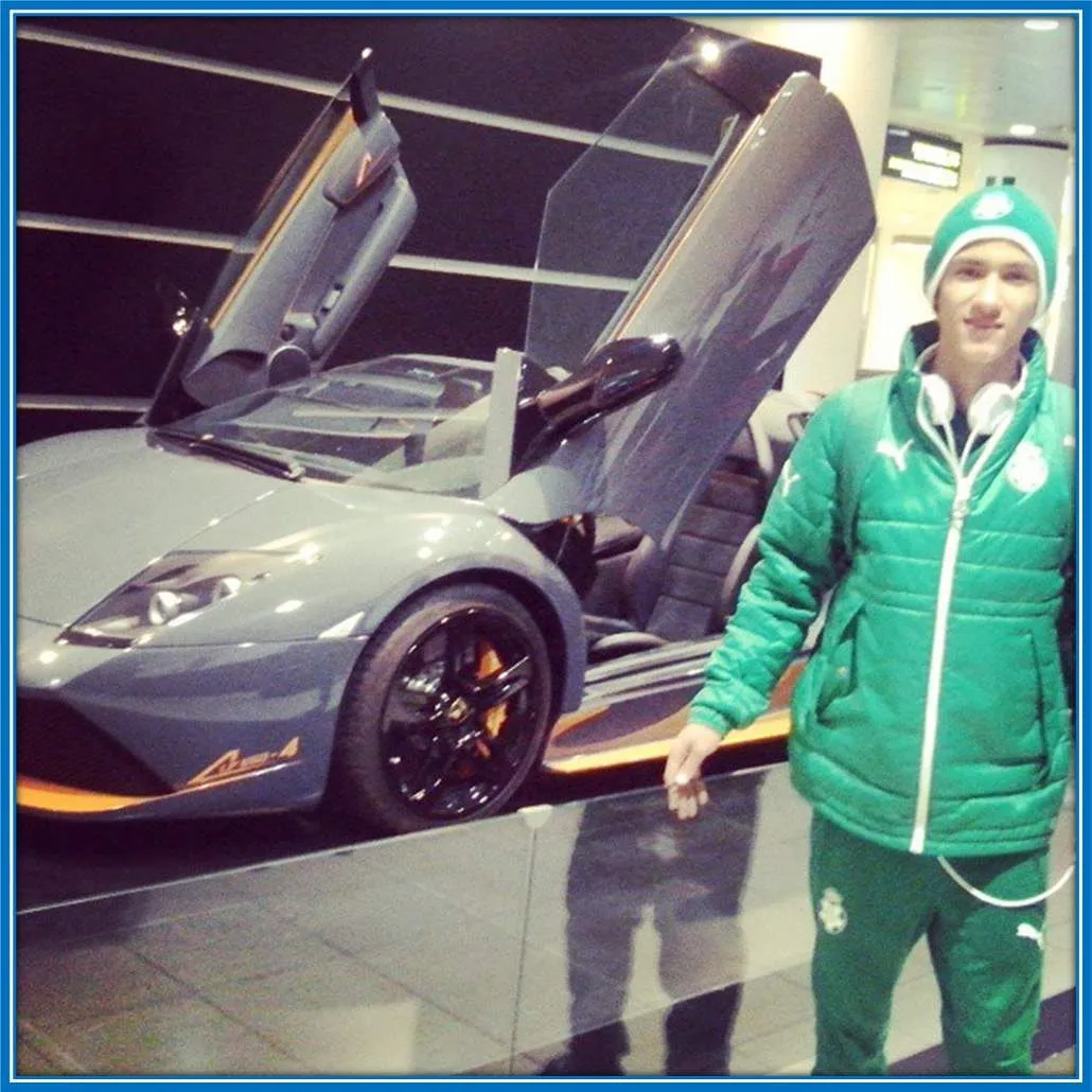Uriel Antuna loves Cars.