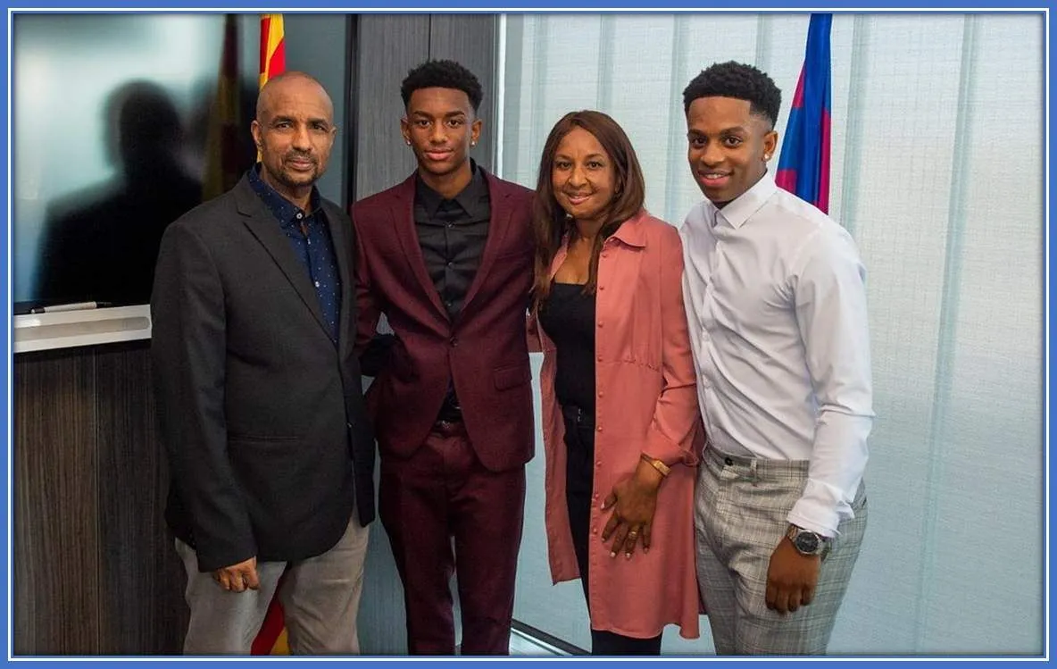 Meet the Baller family. The father (Salisu) is at the left, followed by Alejandro, his mom (Gledys), and his brother Edy