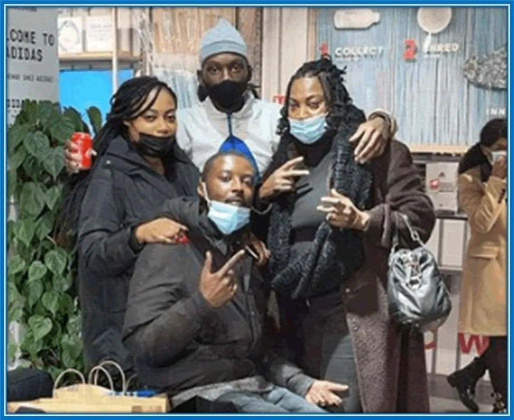 A beautiful picture of Randal kolo with his family during the Covid-19.