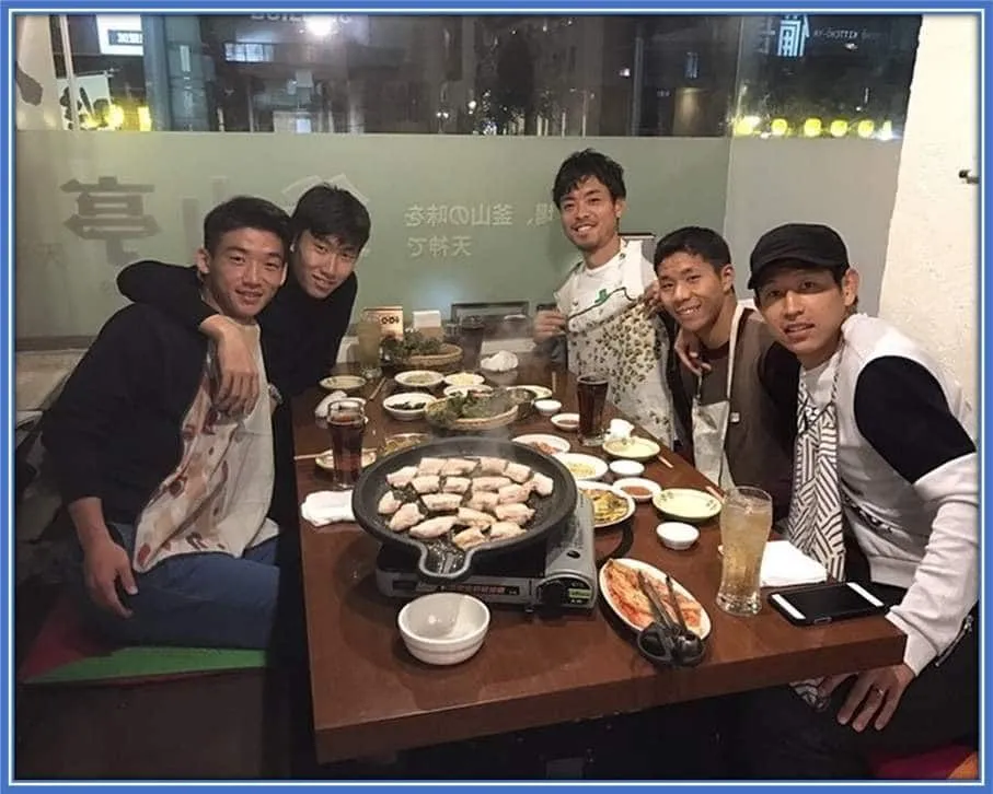Here, the footballer and his friends enjoy the Samgyeopsalminu - a local Japanese food.