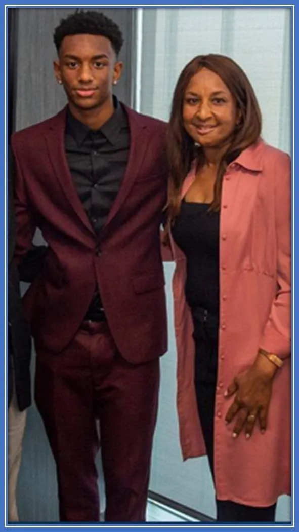 Meet the beautiful mother of Alejandro Balde, Gledys.