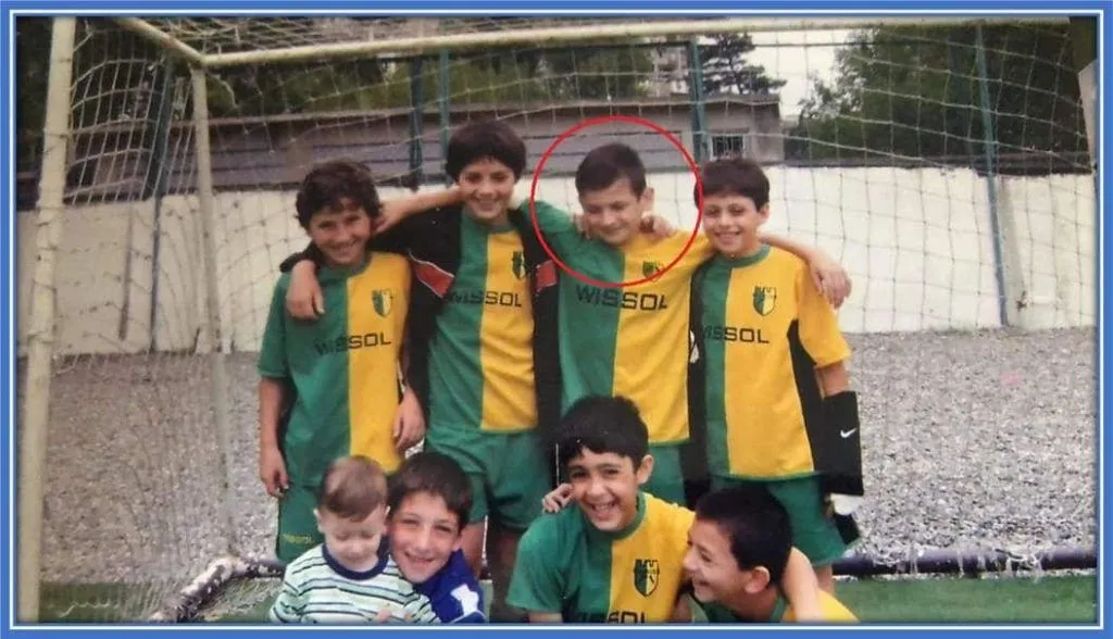 Kvara during his children's team in Dynamo Academy.
