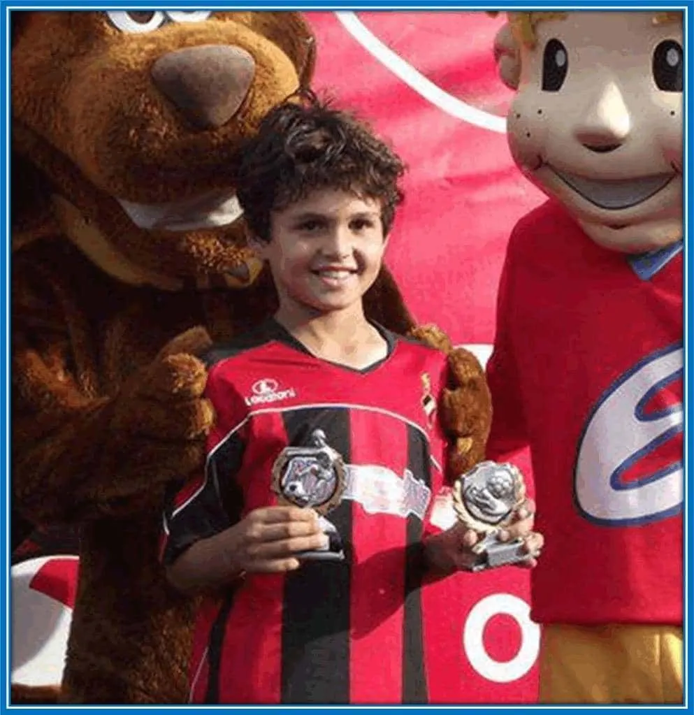 A childhood photo of Goncalo Ramos.