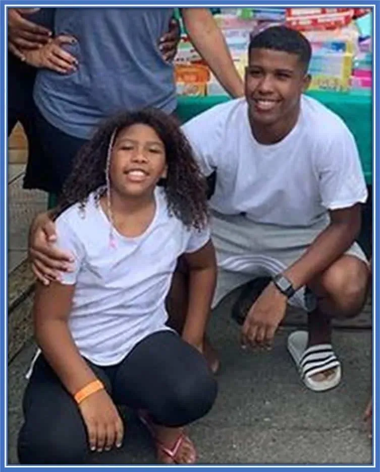 Meet Andressa Santos, who is Andrey's sister.