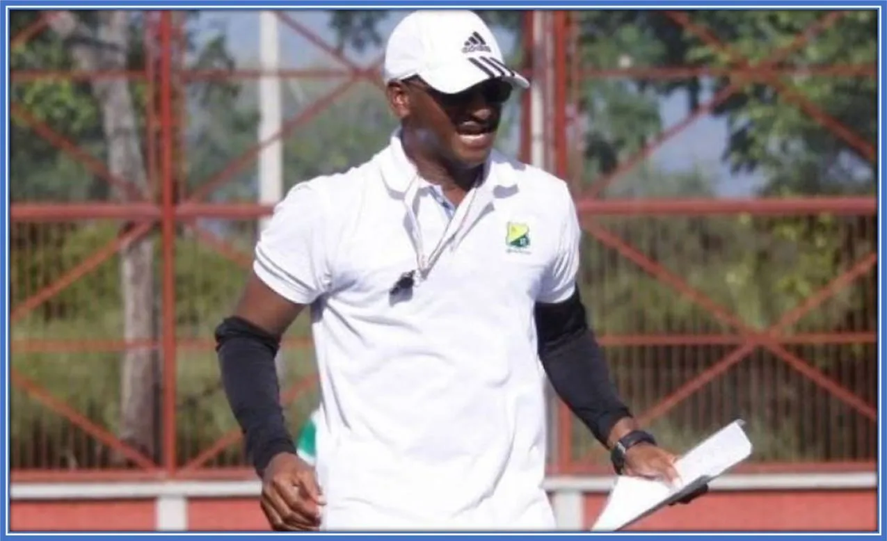 Meet Oswaldo Dur&aacute;n the football coach and strategist. He is Jhon Duran's Uncle.&nbsp;