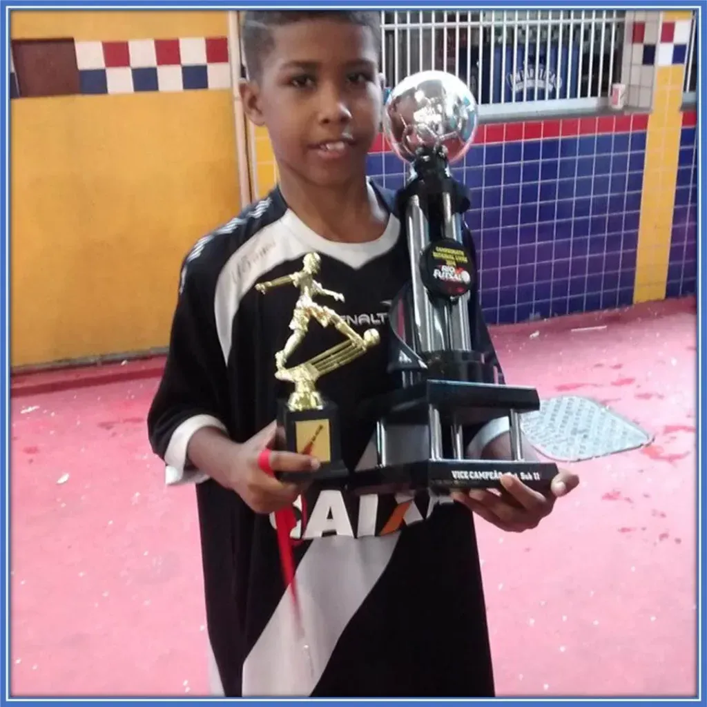 On this day, young Santos won his first junior career trophy with Vasco da Gama.