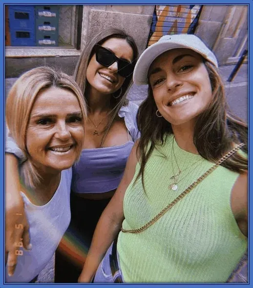 A photo of Elisabet "Eli" Segura Sabat&eacute; with her two daughters, Alexia and Alba.