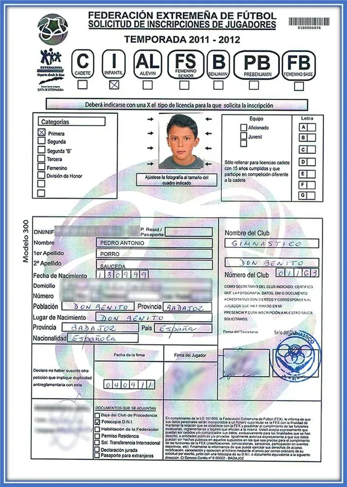This registration document shows Porro's beginnings with Gimn&aacute;stico Don Benito academy.