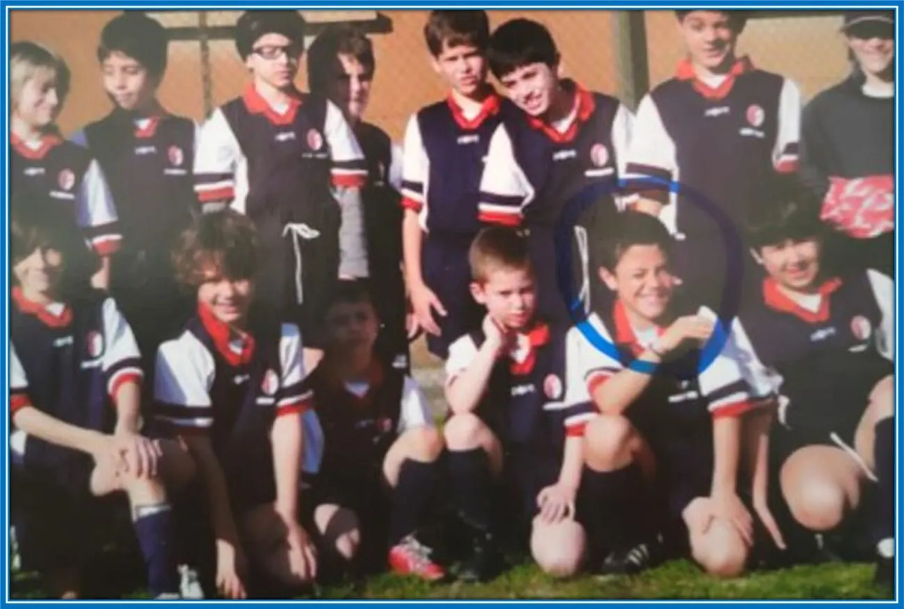 Young Giacomo Raspadori (circled) in his early years with SCD Progresso Calcio 1919.