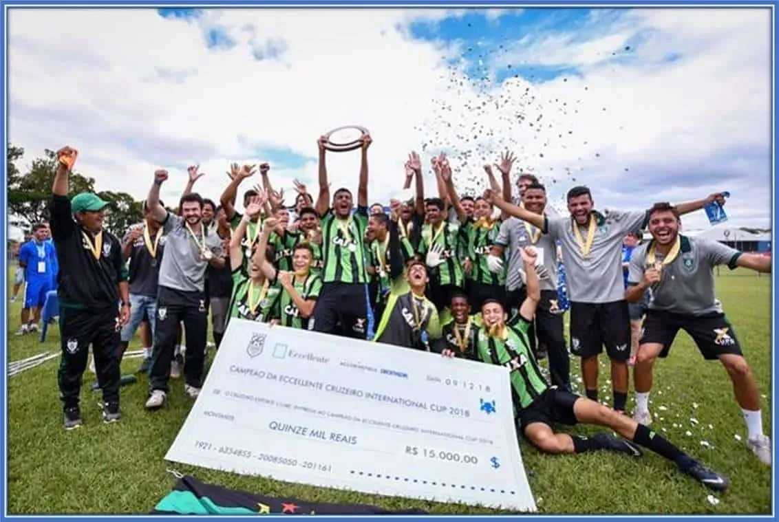 The Unforgettable Triumph &ndash; On this day, Vitor helped Am&eacute;rica Mineiro secure the Eccellente Cruzeiro International Cup and a R$ 15,000 Prize.