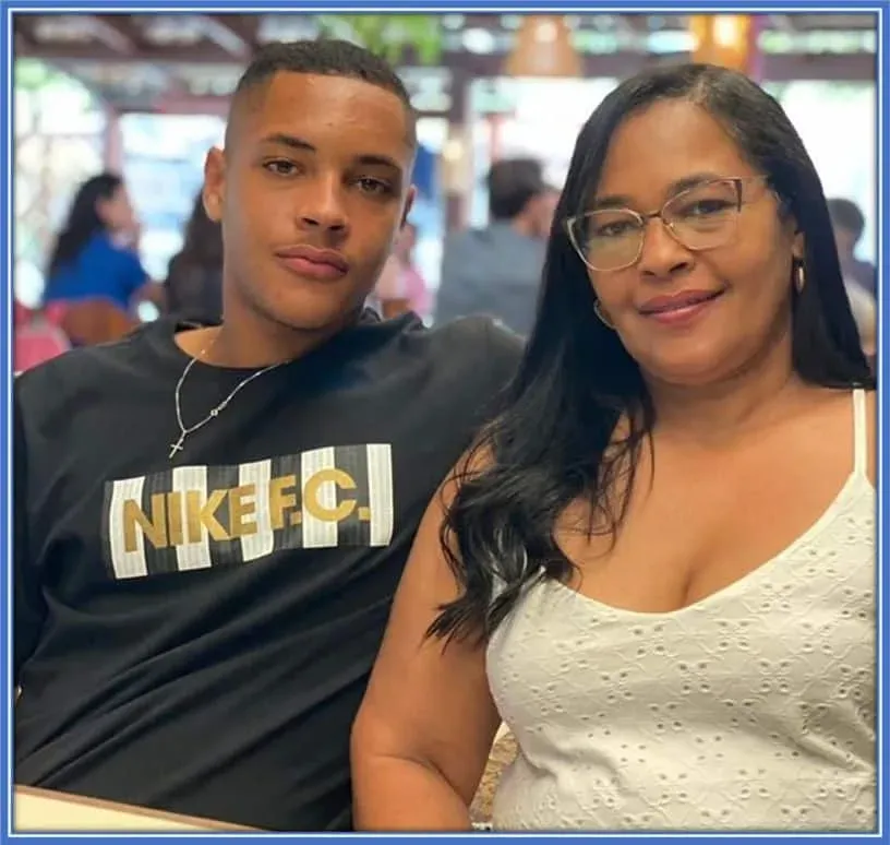 "God is with you, and you're not alone in your troubles" &ndash; This is the heartfelt reminder from Hercilia Roque to her beloved son Vitor.