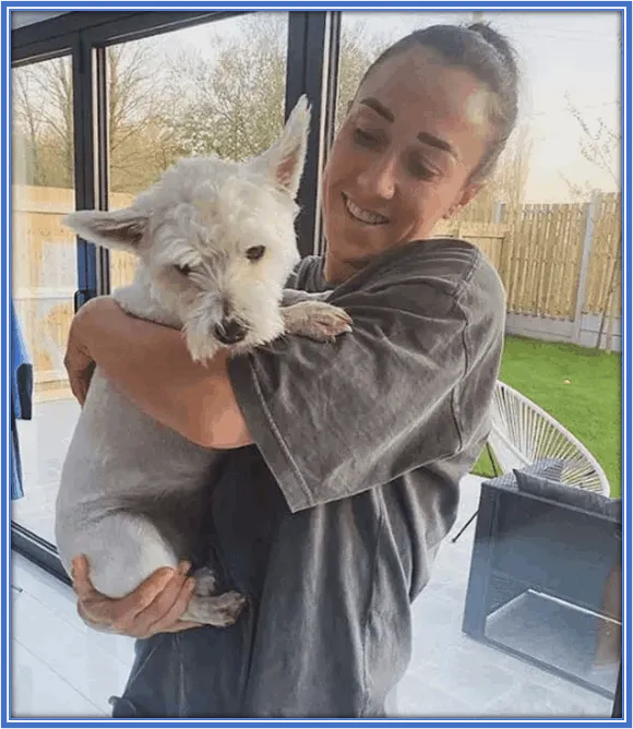 Beth Mead's love for animals, endears her to her dog.