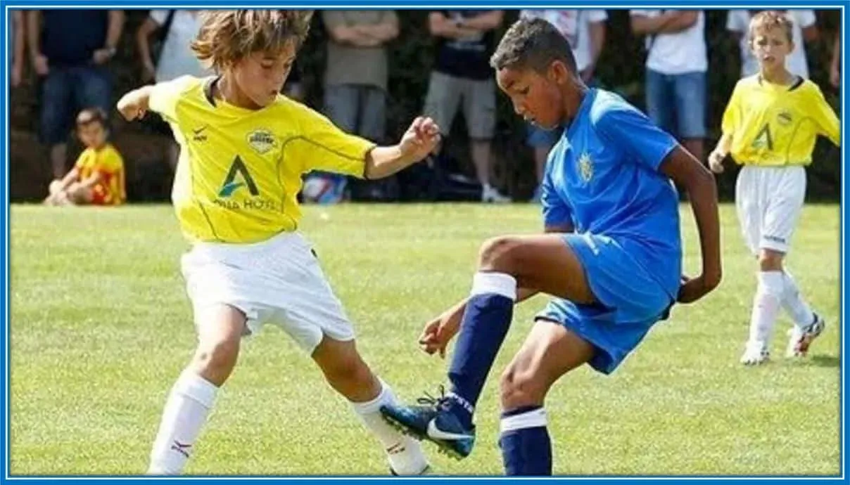 Young &Aacute;lvaro Rodr&iacute;guez, playing for his first football school (Global Palam&oacute;s).