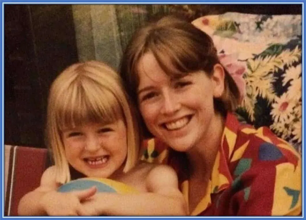 Meet Young Ellen with her aunt Lizzie.