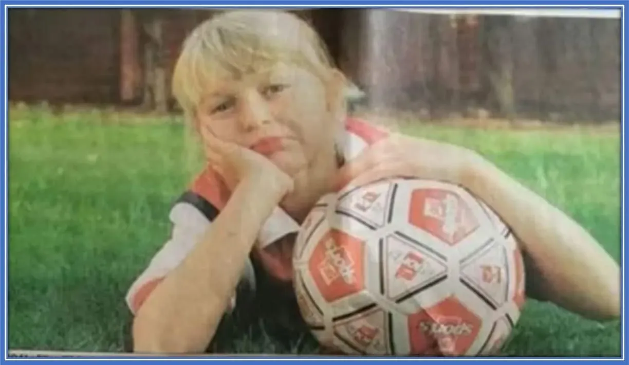 How she confidently held the ball shows how much of a footballer she is.