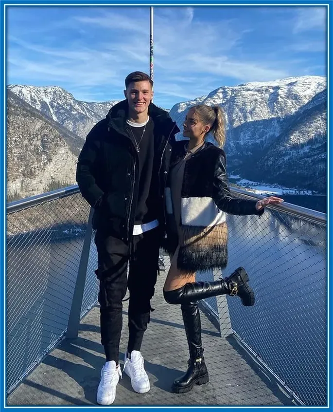 From the Salzburg football field to the bridge of love, this is Sesko and the love of his life, Anita.