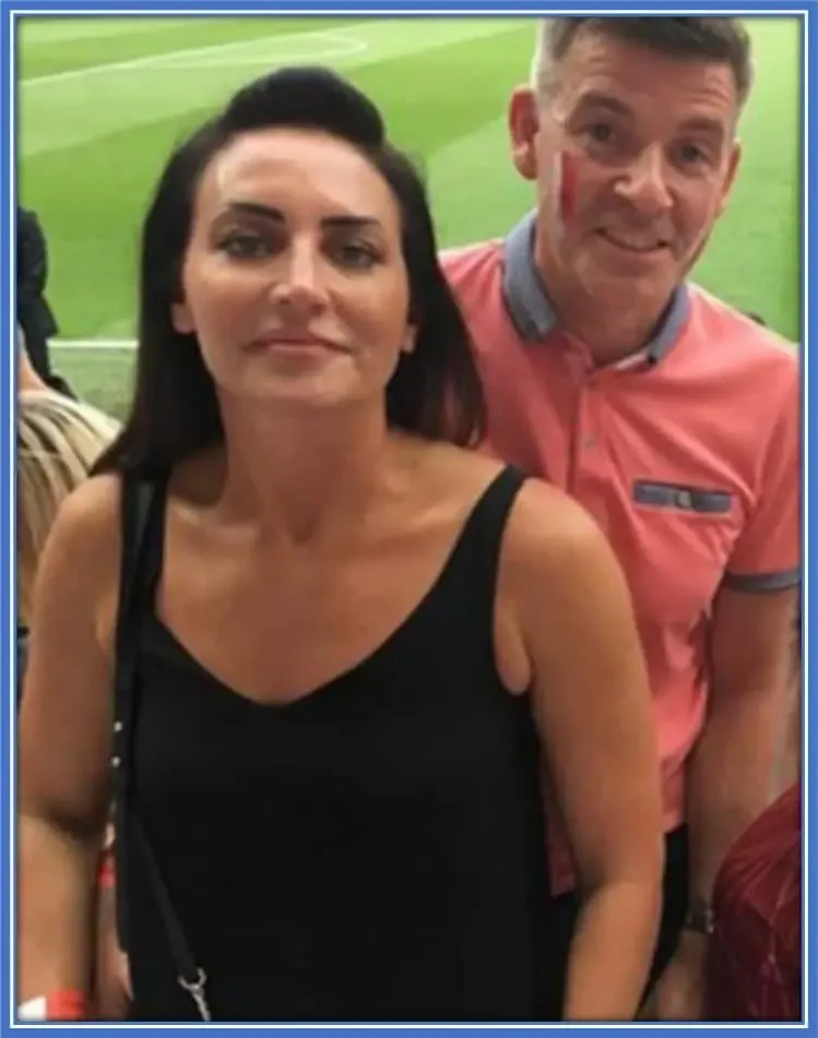 Meet Leah Williamson's Parents. Her Father's name is David Williamson, and Her Mum is Amanda Williamson.