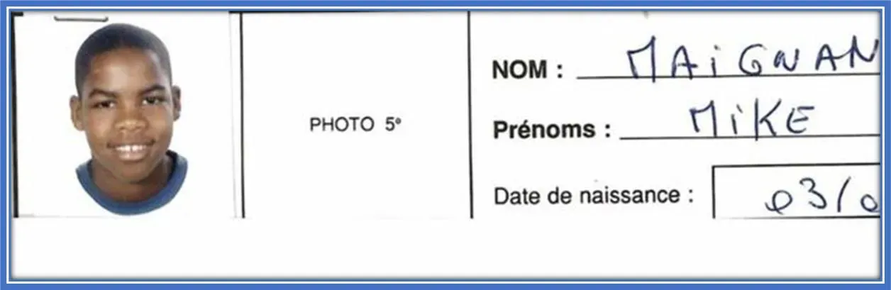 A rare photo of Mike Maignan's identification card at the time he played for JS Villiers-le-Bel.