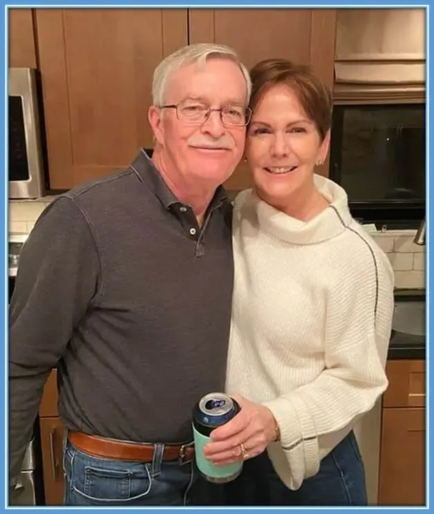 Meet&nbsp; Rose Lavelle's Parents. Her Father's name is Marty Lavelle, and Her Mum is Janet Lavelle.