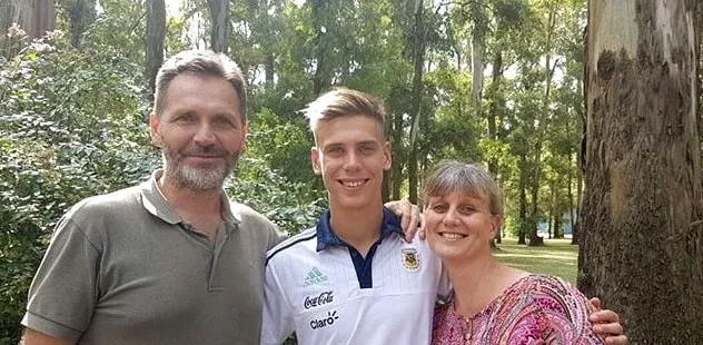 Meet Juan Foyth's Parents. Mr and Mrs Ariel Foyth never gave their son riches but the spirit of kindness.