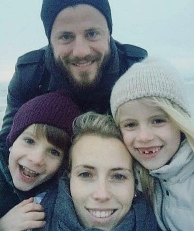 Lasse Schone with his wife Marije and children. Credits: Instagram.
