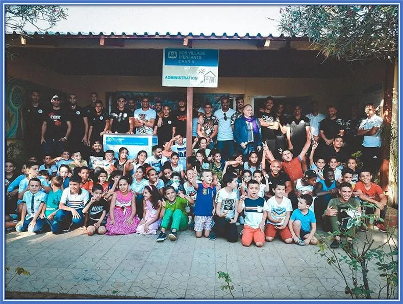 While playing for Empoli, Ismael took his time to visit an orphanage in his mother's Algerian hometown of Draria.
