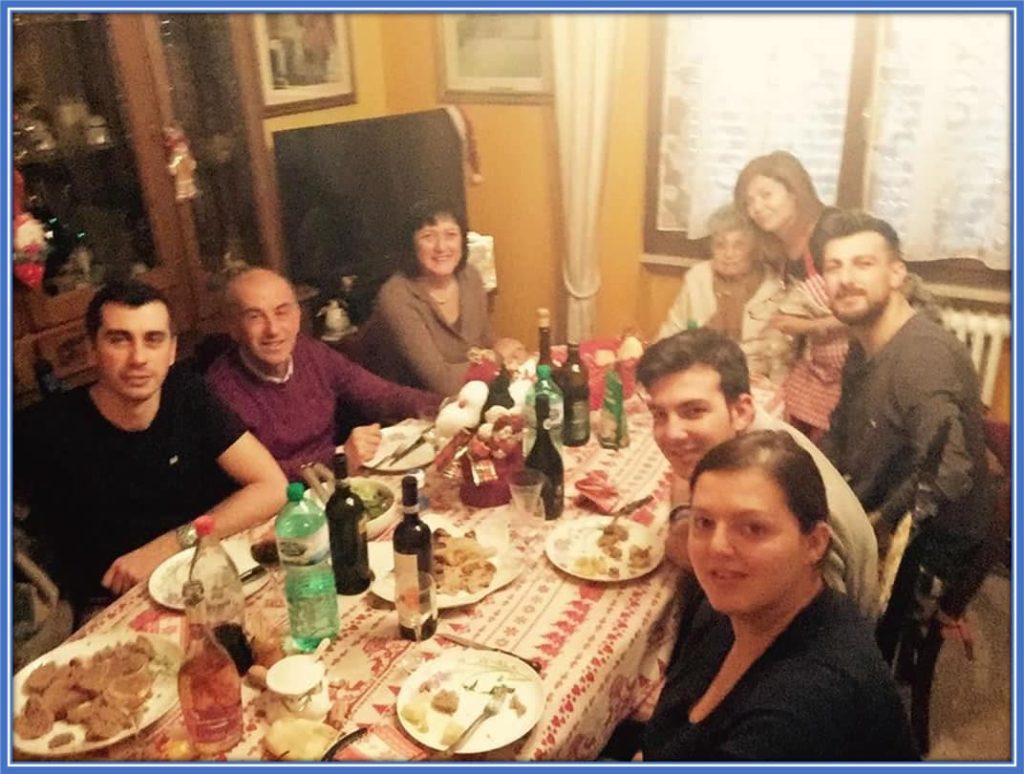 Christmas joy with loved ones, unveiling Francesco Acerbi's extended family.
