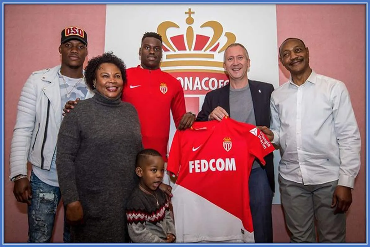 The French Defender took this photo with his family just after his AS Monaco contract signing.