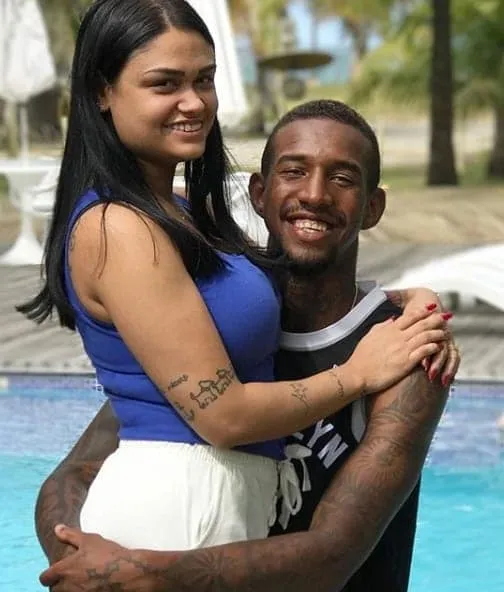 A loved-up photo of Anna Paula Ramos and Anderson.