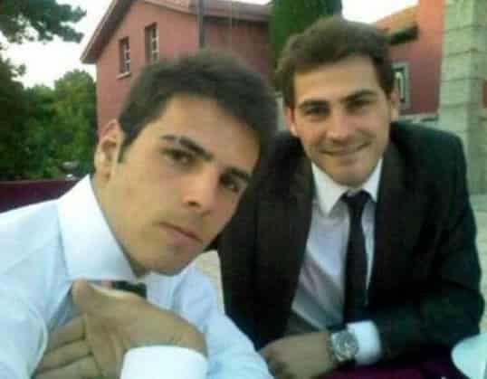 Iker Casillas with his brother Unai. Credit: Facebook.