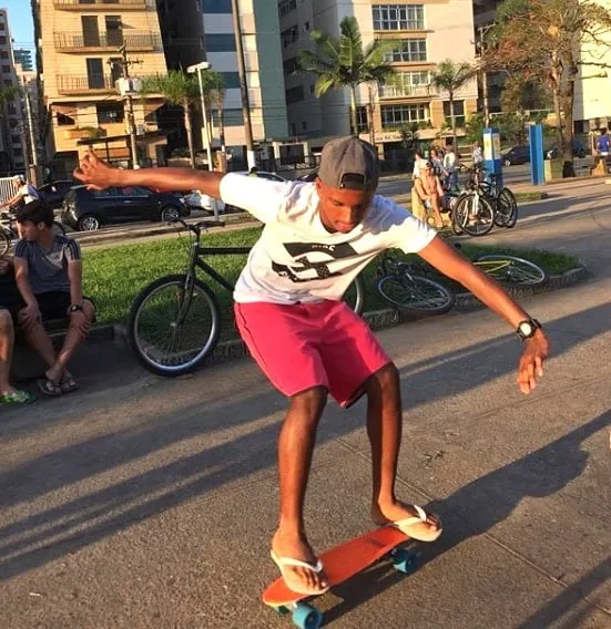Rodrygo Goes with the Skateboard.