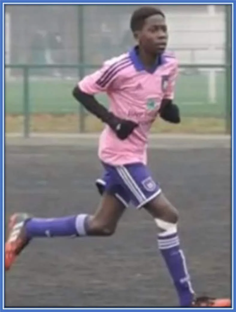 A rare photo of Amadou Onana in his R.S.C. Anderlecht playing days.