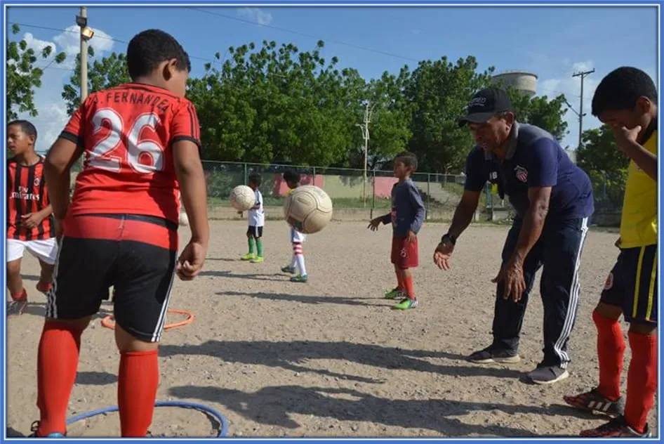 Luis Diaz's Father (Luis Manuel Díaz) holds a training section with the children at his Soccer School - Club Baller.