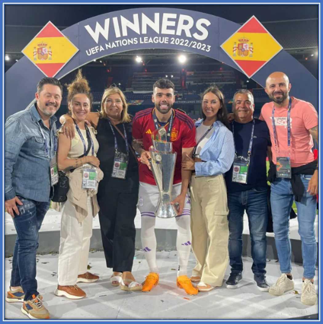 A victory photo with family at the 2022/23 UEFA Nations League.