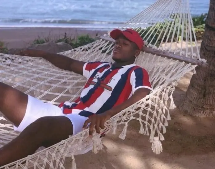 Single Dan-Axel Zagadou can make use of a girlfriend, especially for this kind of vacation. Wouldn't you agree?.