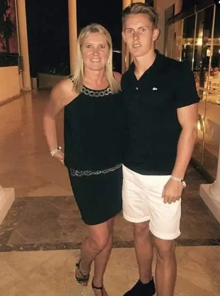 Meet Dean Henderson's Mum- Doesn't she look younger than her age?.