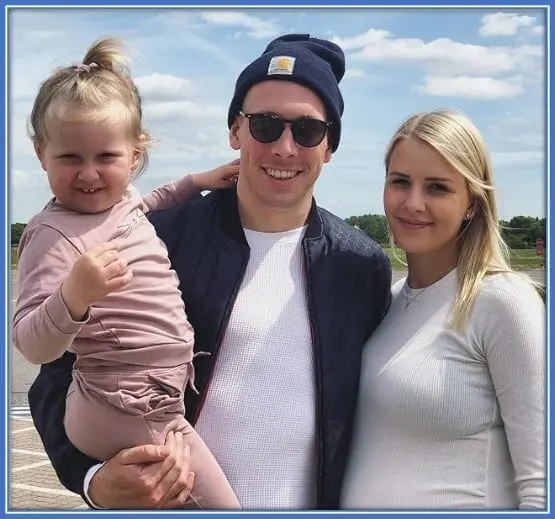 Pierre-Emile Hojbjerg with his wife and daughter.