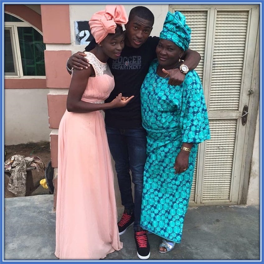 The Awoniyi Twins (Taiwo and Kehinde) together with their mother (Mary).