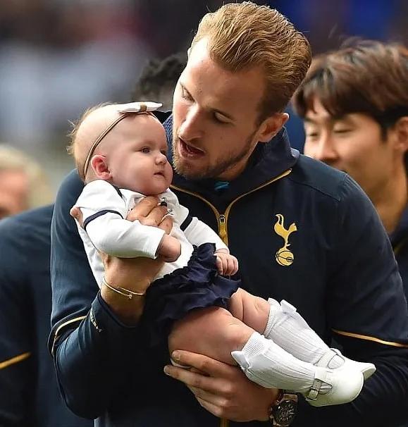 Harry Kane and Daughter, Ivy.
