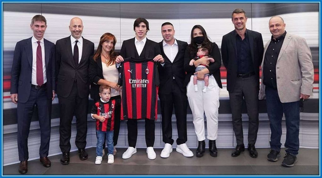Sandro Tonali Family celebrated with him - on his AC Milan welcoming.