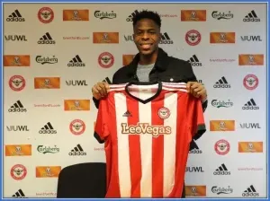 Chiedozie Ogbene signs for Brentford