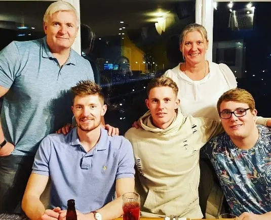 Dean Henderson Family Life. Here, he is pictured alongside his mum, dad and brothers.