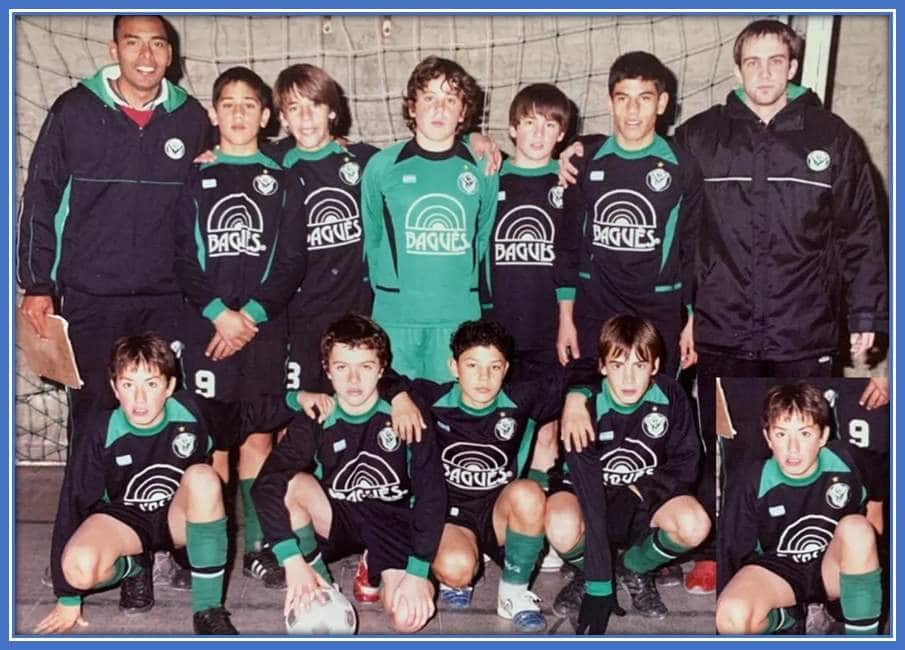 The photo of the Youngster with his team in Atletico Social Villa Calzada Club.