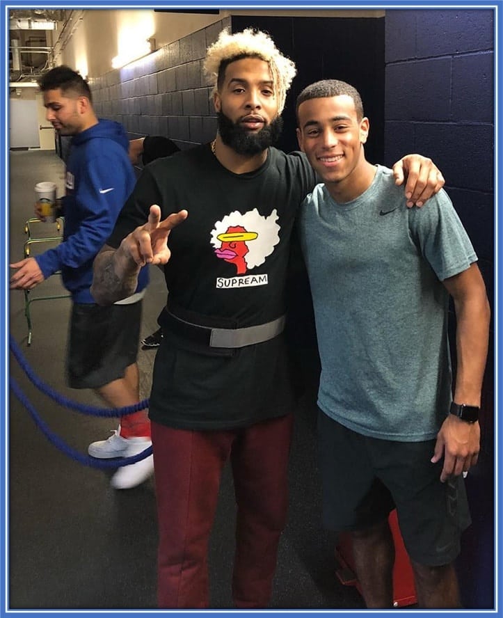 The American soccer midfielder takes a photo with OBJ.