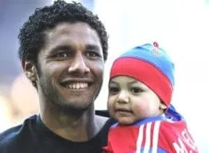 Meet Malik and his Dad. Elneny, known for his focus and dedication, prioritizes family and home life. The strong bond between him and his son has been evident since the beginning of his career.