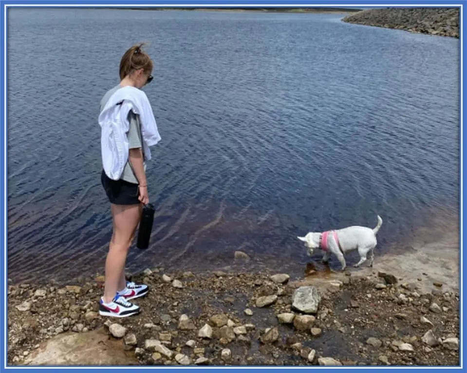 Keira Walsh, the Midfielder, finds solace by the sea with her dog. Source: Instagram.